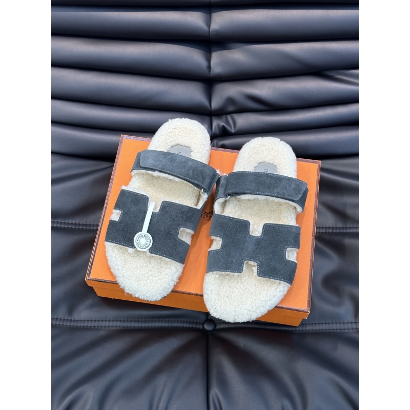 H**mes slippers